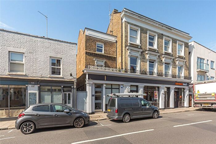 2 Bedroom Flat For Sale In High Street, Hampton Wick, Kingston Upon Thames, KT1