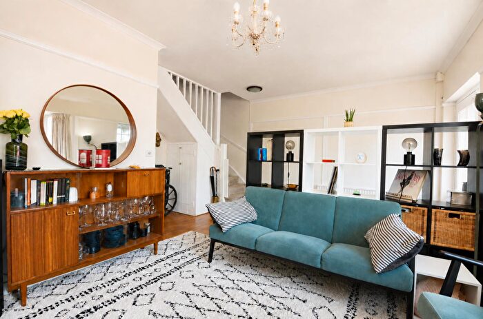 3 Bedroom Terraced House To Rent In Clifford Avenue, East Sheen, SW14