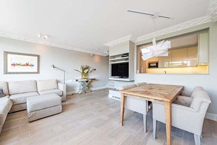 2 Bedroom Flat To Rent In Craven Hill Gardens, Bayswater, London, W2