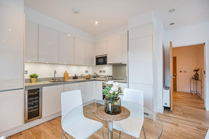 3 Bedroom Flat For Sale In Elgin Avenue, Maida Vale, London, W9