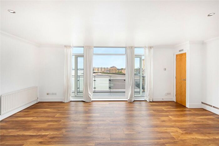 2 Bedroom Flat To Rent In Dunbar Wharf, - Narrow Street, Limehouse, London, E14