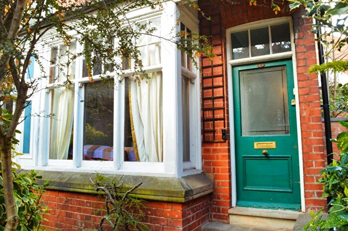 2 Bedroom Terraced House For Sale In Victoria Avenue, Off London Road, Leicester, LE2