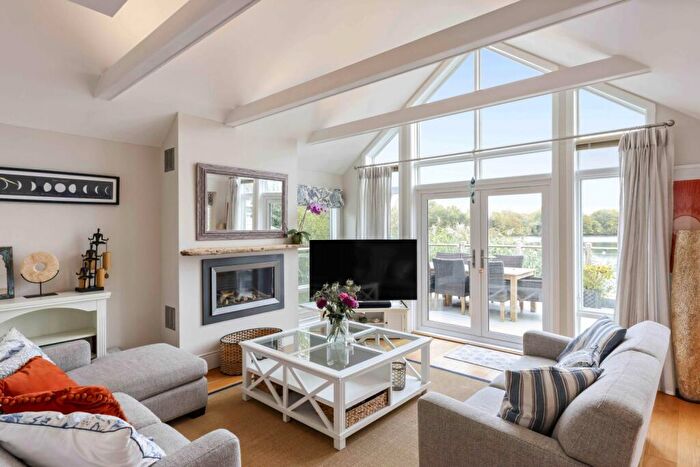 4 Bedroom Semi Detached House For Sale In The Landings, South Cerney, GL7