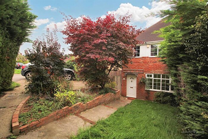 3 Bedroom Semi-Detached House For Sale In Rodway Road, Tilehurst, Reading, RG30