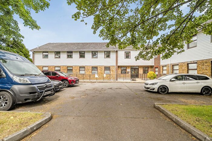 2 Bedroom Flat For Sale In Gladstone Road, Churchill Court, BR6