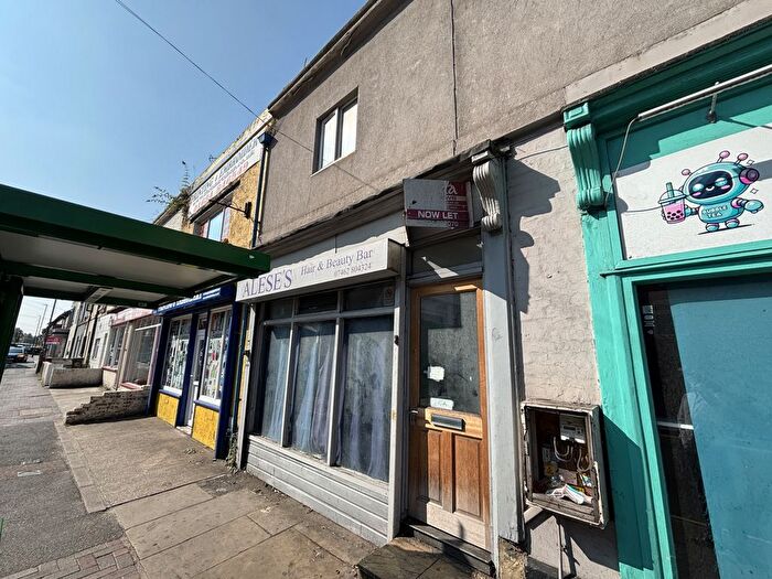1 Bedroom Maisonette To Rent In Luton Road, Chatham, ME4