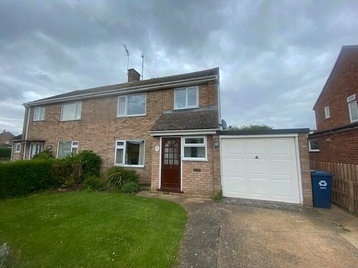 3 Bedroom Semi-Detached House To Rent In Windsor Road, Godmanchester, Huntingdon, Cambridgeshire, PE29