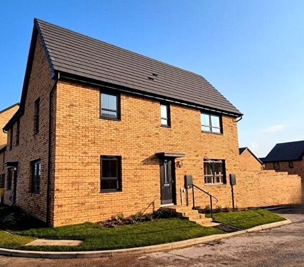 3 Bedroom Semi-Detached House To Rent In Shippery Lane, Swindon, SN1