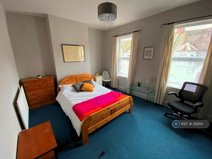 5 Bedroom Terraced House To Rent In Lutterworth Road, Northampton, NN1
