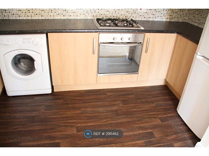 2 Bedroom Flat To Rent In Eastgate Court, Dunstable, LU5