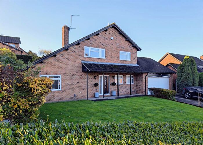 4 Bedroom Detached House For Sale In Oakbank, Gloucester, GL4