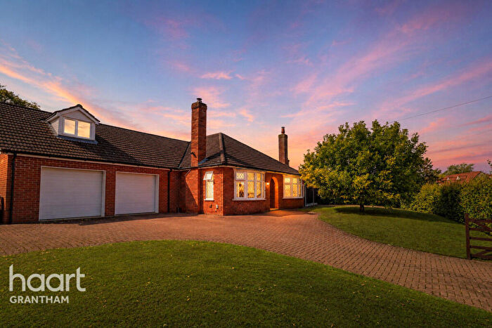 4 Bedroom Detached Bungalow For Sale In Chapel Street, Sleaford, NG34