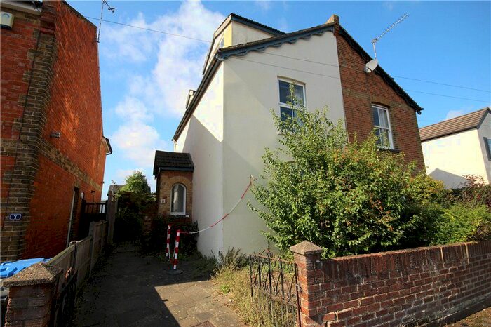 1 Bedroom Property To Rent In Queens Road, Egham TW20