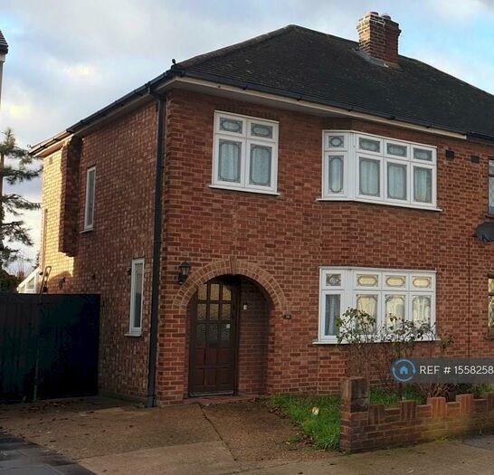 3 Bedroom Semi-Detached House To Rent In Maclennan Avenue, Essex, RM13