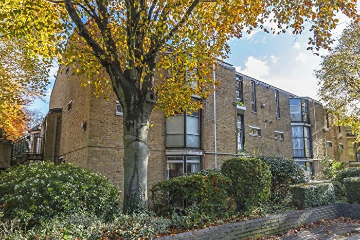 Studio To Rent In Wellesley Road, Chiswick, W4