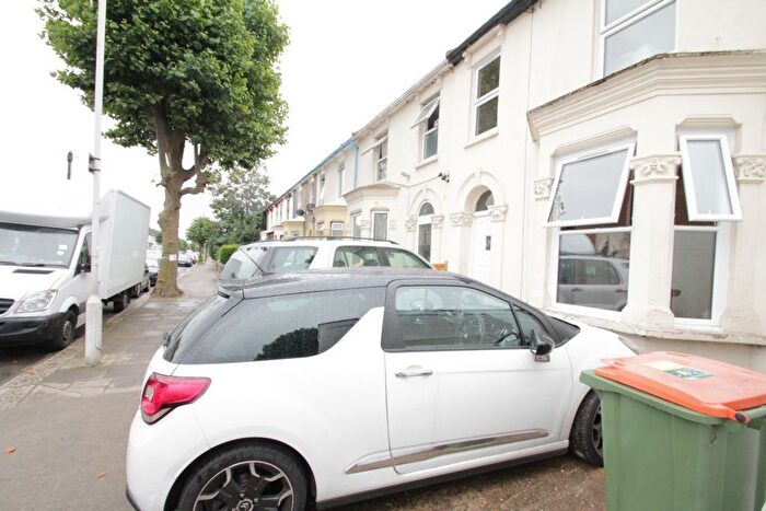 6 Bedroom Terraced House To Rent In Second Avenue, Manor Park, E12