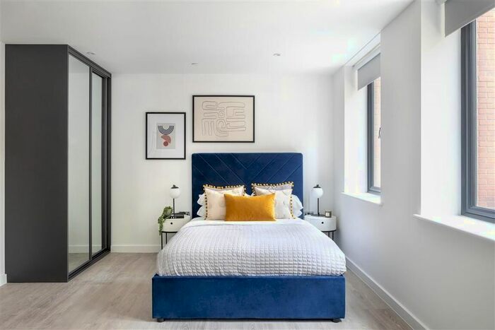 Studio To Rent In Romford Road, London, E15