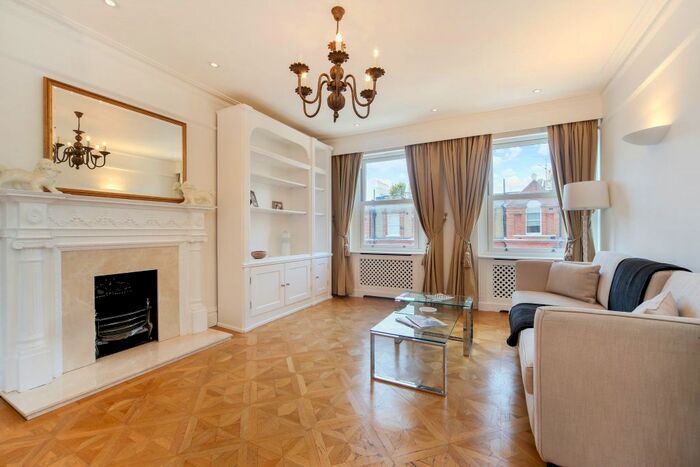2 Bedroom Flat To Rent In Cresswell Gardens, London, SW5