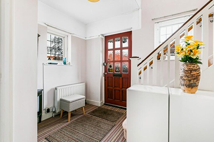 5 Bedroom Detached House For Sale In Billy Lows Lane, Potters Bar, EN6