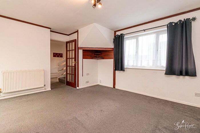 2 Bedroom End Of Terrace House For Sale In Jeals Lane, Sandown, PO36