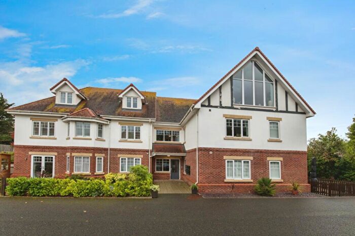2 Bedroom Flat For Sale In Sarlsdown Road, Exmouth, Devon, EX8