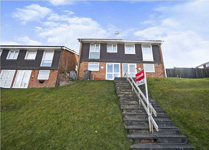 3 Bedroom Property To Rent In Devon Road, Luton, LU2