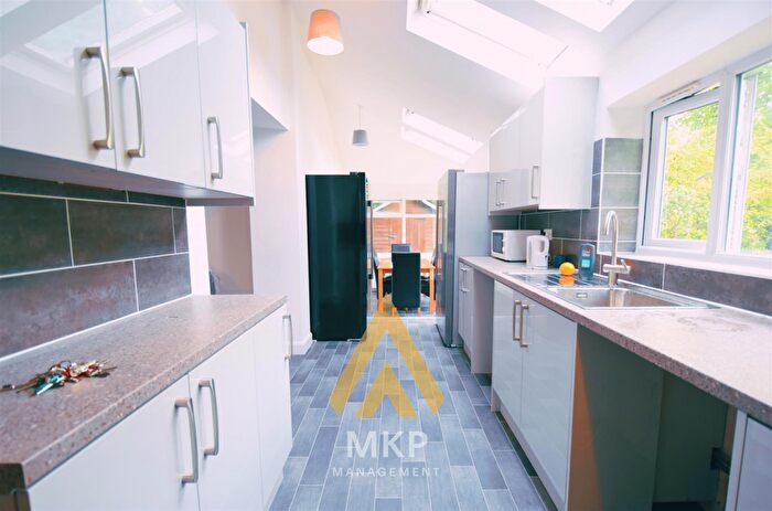 8 Bedroom Detached House To Rent In Elmdon Rd, Selly Oak, **Free Internet**, B29
