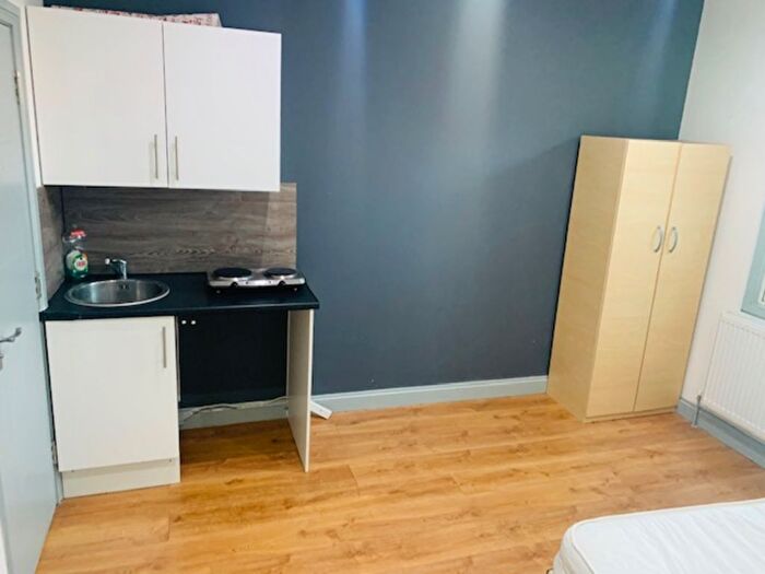 1 Bedroom Studio To Rent In Bensham Lane, Thornton Heath, CR7