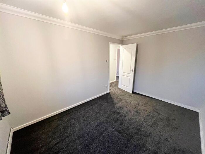 1 Bedroom Property To Rent In Southlands Court, St Giles Close, Shoreham, BN43