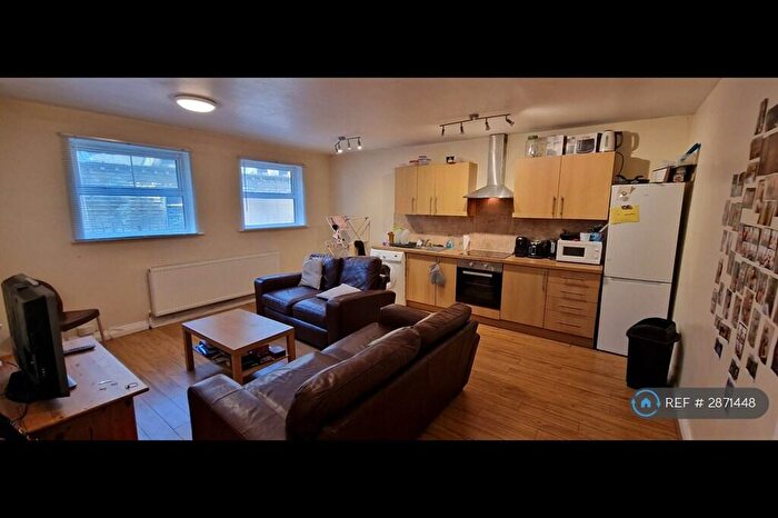 2 Bedroom Flat To Rent In Bennett Road, Leeds, LS6