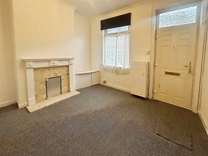 2 Bedroom Property To Rent In Salisbury Street, Stoke-On-Trent, ST6