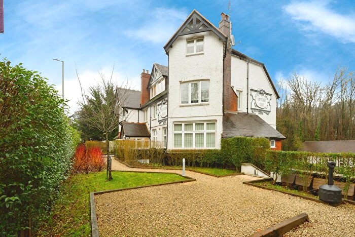 1 Bedroom Flat For Sale In London Road North, Merstham, Redhill, Surrey, RH1