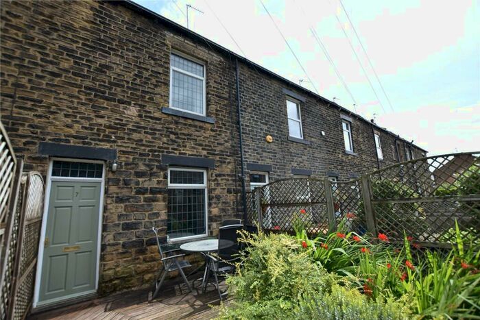 2 Bedroom End Of Terrace House To Rent In Rosemont Avenue, Pudsey, West Yorkshire, LS28