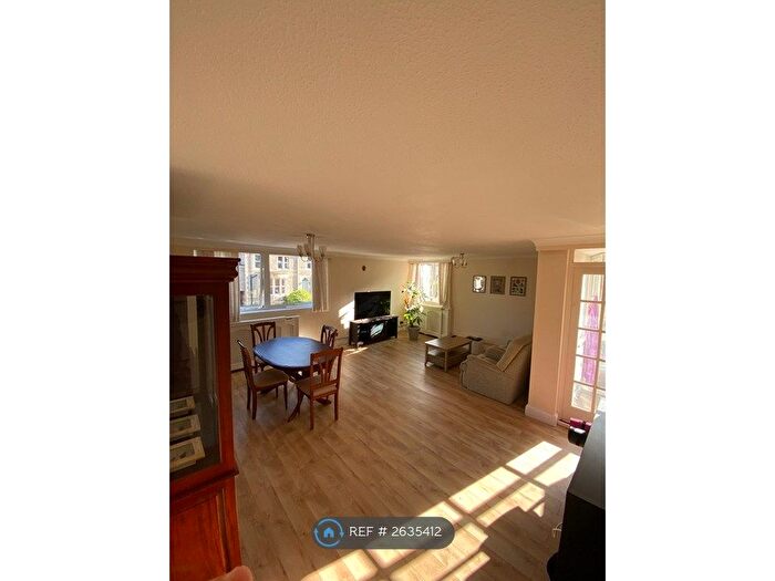 2 Bedroom Flat To Rent In Julian Road, Bristol, BS9