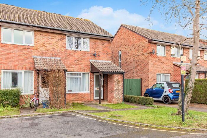 2 Bedroom Semi-Detached House To Rent In Hayes Close, Marston, Oxford, OX3