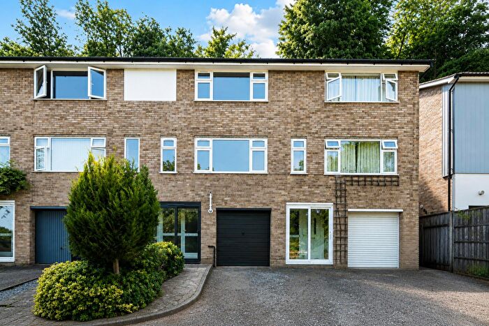 3 Bedroom Terraced House To Rent In Valley View, Godalming, GU7