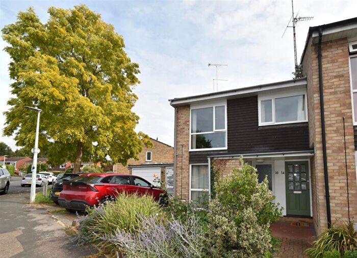 2 Bedroom Maisonette To Rent In Berkeley Close, Stevenage, SG2
