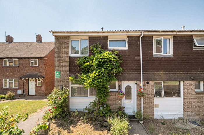 3 Bedroom End Of Terrace House For Sale In Park Barn Drive, Guildford, Surrey, GU2