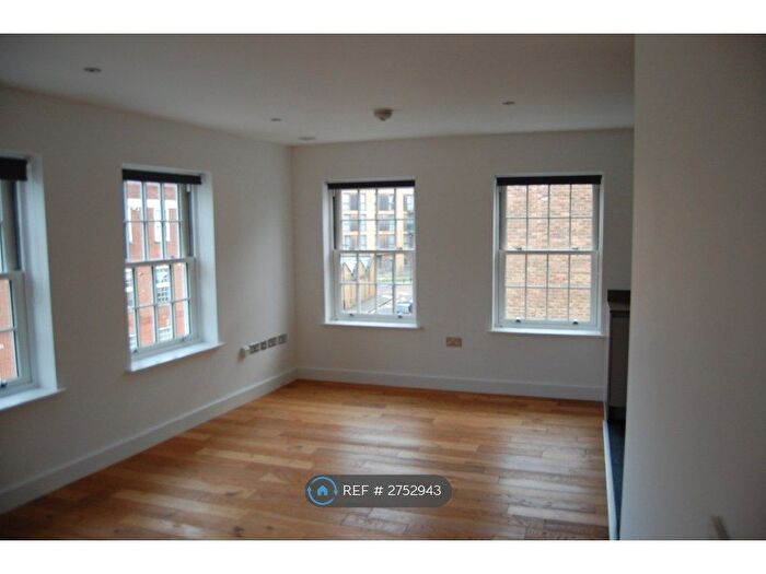 2 Bedroom Flat To Rent In Ranyard Court, London, SE11