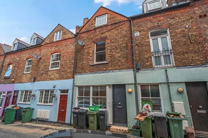 1 Bedroom Flat For Sale In Canfield Place, Finchley Road, West Hampstead, NW6