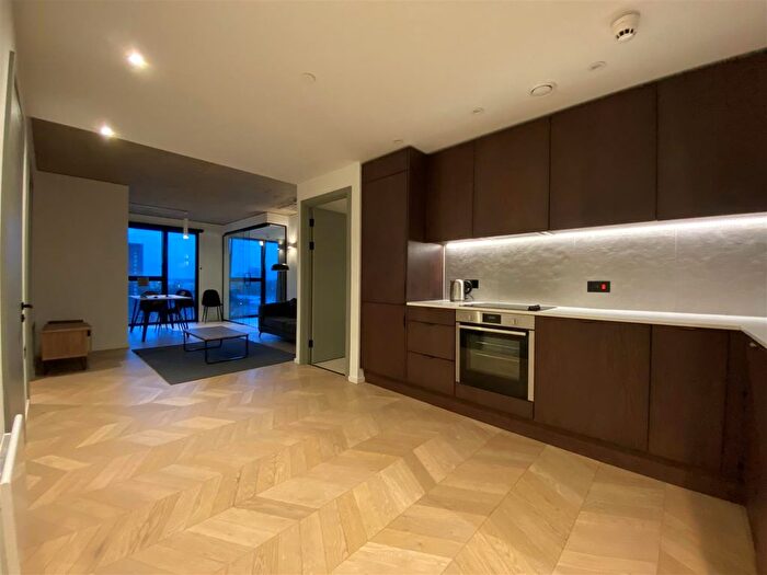 2 Bedroom Flat To Rent In St George's Gardens, Spinners Way, M15