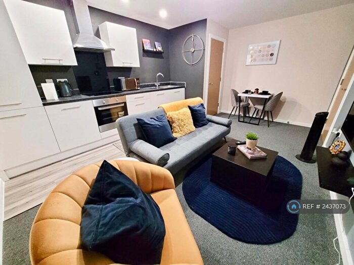 1 Bedroom Flat To Rent In Sandringham House, Salford, M5