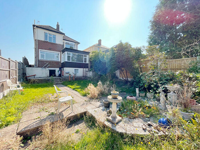 4 Bedroom Detached House For Sale In Ferncroft Road, Bournemouth, BH10