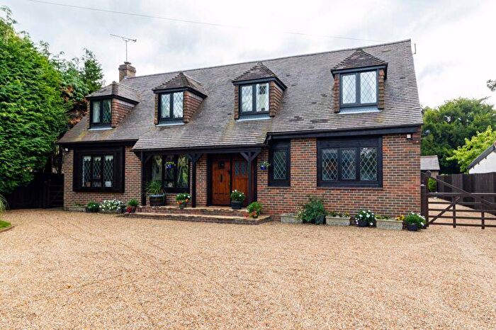 3 Bedroom Detached House For Sale In Tydcombe Road, Warlingham, CR6