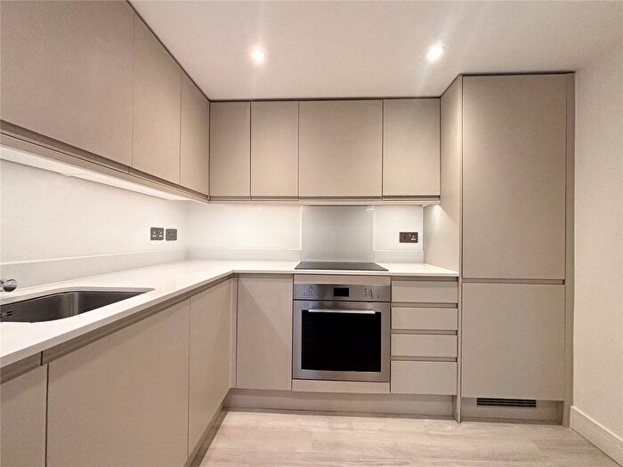 1 Bedroom Flat To Rent In Farnborough Road, Farnborough, Surrey, GU14