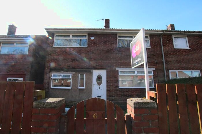3 Bedroom Semi-Detached House To Rent In Englefeld, Gateshead, NE10