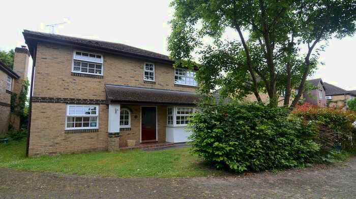 4 Bedroom Detached House To Rent In Minehurst Road, GU16