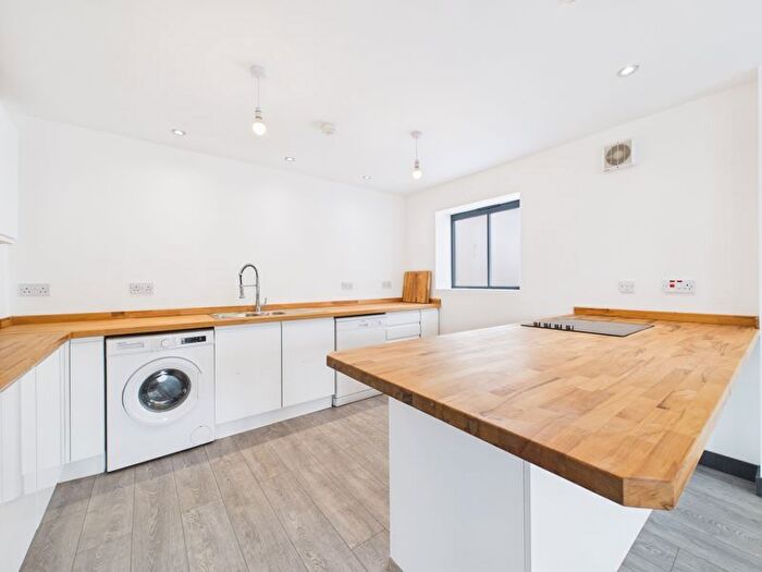 2 Bedroom Flat To Rent In Manor Street, Gillingham, ME7