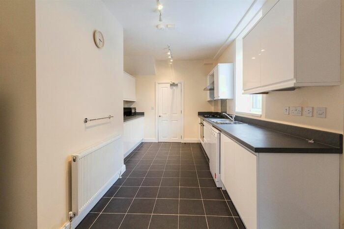 6 Bedroom Terraced House To Rent In Holly Avenue, Jesmond, Newcastle Upon Tyne, NE2