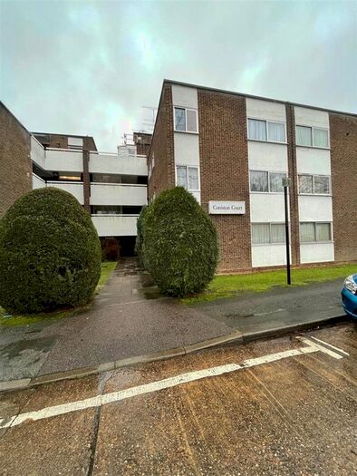 2 Bedroom Flat To Rent In Stonegrove, Edgware, HA8